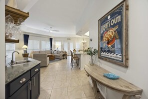 Interior - Pristine Condo with shared pools, hot tub, close to Islander's Beach Park (Hilton Head)