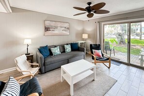 TV, offices - Snowbird Discounts, Steps to beach, 2.5 Bathrooms, & Coligny (Hilton Head)