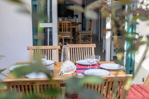 Outdoor dining - Lovely Triplex with Terrace & Garden near Ocean (Moliets-et-Maa)