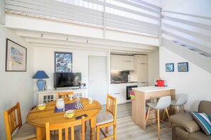 Dining - Lovely Triplex with Terrace & Garden near Ocean (Moliets-et-Maa)