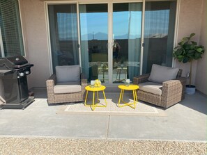 Property grounds - Spacious 4-bedroom house in lovely Tolleson w/2 Full Kitchens & 2 laundry rooms (Tolleson)
