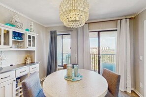 Dining - Beachfront condo w/ pool, tennis + pickleball, gym & balcony (Hilton Head)