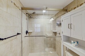Shower, hair dryer, towels - Lagoon views, shared pool and easy access to Shelter Cove Towne Center (Hilton Head)