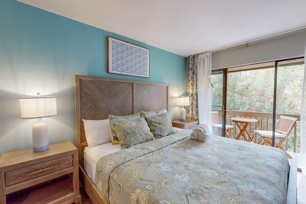 Iron/ironing board, WiFi, bed sheets - Comfortable getaway with pool, full kitchen, AC, Internet — near the ocean (Hilton Head)