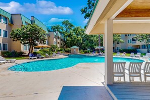 Pool - 1st floor condo with pool, tennis, patio & washer/dryer (Hilton Head)