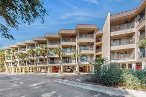 Exterior - Newly Renovated Coastal Condo with Ocean-View Balcony, Shared Pool & Easy Beach Access (Hilton Head)