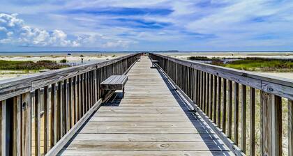 Coastal condo with indoor and outdoor pool, tennis and pickleball courts