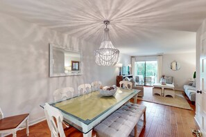 TV - Updated Villa - Close to Coligny Plaza and Beach Access (Hilton Head)