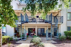 Exterior - Updated Villa - Close to Coligny Plaza and Beach Access (Hilton Head)