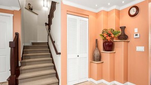 Condo, nhiều giường, ban công, quang cảnh núi (Palm Villas at Mauna Lani F23) | Nội thất