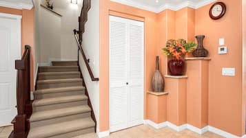 Condo, Multiple Beds, Balcony, Mountain View (Palm Villas at Mauna Lani F23) | Interior