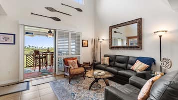 Condo, Multiple Beds, Balcony, Mountain View (Palm Villas at Mauna Lani F23) | Living area