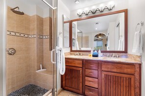 Condo, Multiple Beds, Balcony, Mountain View (Palm Villas at Mauna Lani F23) | Bathroom - Spacious Mauna Lani Condo With Beach Club Access - Vrkcv (Kamuela)