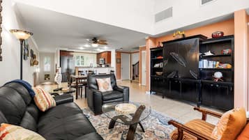 Condo, Multiple Beds, Balcony, Mountain View (Palm Villas at Mauna Lani F23) | Living area