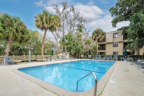 Pool - Coastal 2BR 2 Bathroom with pool, balcony - next to Coligny Plaza & beach (Hilton Head)