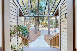 Interior - Sea Pines Home with firepit, deck and close to Lawton Stables (Hilton Head)