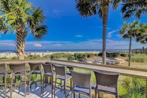 Property grounds - Gorgeous Sea Pines home- Private pool, beach gear, on beach path (Hilton Head)