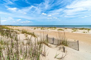 Beach nearby - Palmetto Dunes house w/ private pool, shared tennis courts + near beach & golf (Hilton Head)