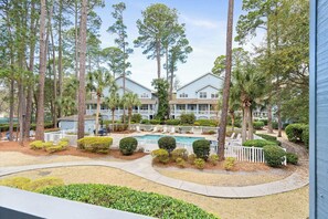 Pool - Next to Beach & Beach Park! Charming & Spacious townhouse with a shared pool (Hilton Head)