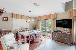 TV, DVD player - Wonderful Townhome with pool, tennis and quick walk to beach (Hilton Head)
