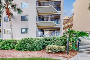 Exterior - Close to beach with pool, tennis, pool  & private balcony (Hilton Head)