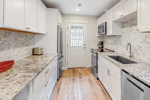 Fridge, microwave, oven, stovetop - Updated Ground Floor Villa with Golf Views and Dog Friendly (Hilton Head)