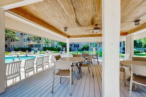 Pool - 2nd floor Coastal Condo, pool, tennis and close to beach (Hilton Head)