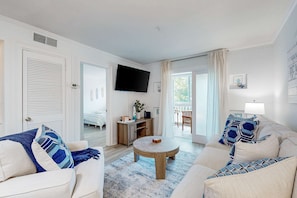 Desk, iron/ironing board, WiFi, bed sheets - 2nd floor Coastal Condo, pool, tennis and close to beach (Hilton Head)