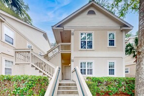 Exterior - 1st Floor Villa with pool, tennis, central AC, & washer/dryer (Hilton Head)