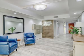 Lobby - Relaxing Condo with pool near Beach, Shopping & Restaurants (Hilton Head)