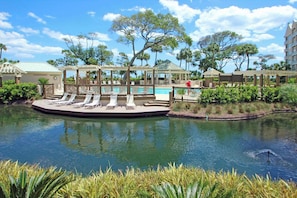 Pool - A spacious condo with community pool, hot tub, and oceanfront views (Hilton Head)