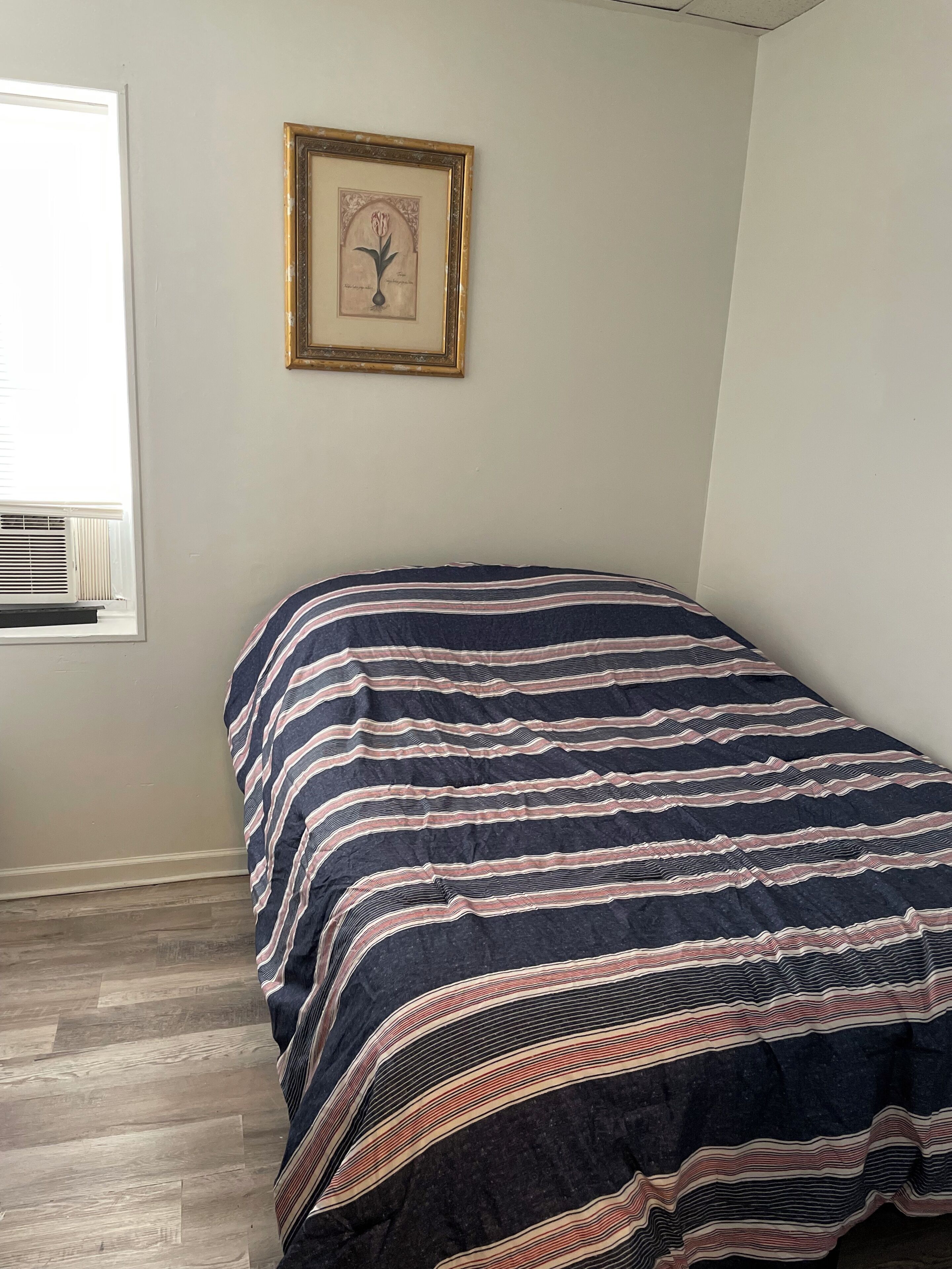 WiFi, bed sheets