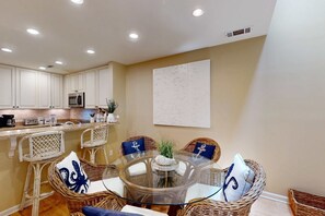 Dining - Family-Friendly Villa with Deck, Pool, & Hot Tub - Beach Nearby (Hilton Head)