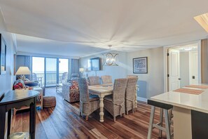 Dining - Charming Waterfront Getaway with Seasonal Pool & Hot Tub, Tennis, Beach Access (Hilton Head)
