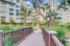 Property grounds - Oceanfront getaway with lagoon views, shared pool & hot tub – walk to beach (Hilton Head)