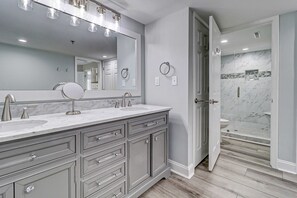Shower, towels - First-Floor, Oceanfront Condo w/Free WiFi, Balcony, Shared Hot Tub, Pool, Sauna (Hilton Head)