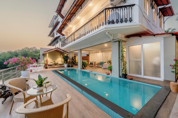 Outdoor pool