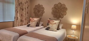 6 bedrooms, iron/ironing board, free WiFi, bed sheets