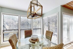 Dining - Welcoming condo w/ pool, near beach & shopping + balcony overlooking the lagoon (Hilton Head)