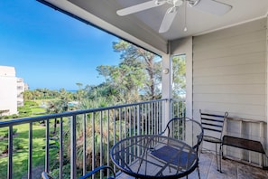 Property grounds - Relaxing ocean-view condo with on-site pool, private balcony & central AC (Hilton Head)