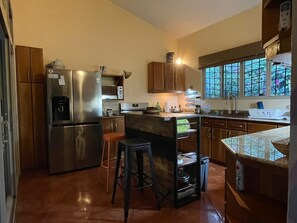 Private kitchen - Immersion Nature at Casa Avifauna - Swimming Pool & Tropical Serenity (Playa Ocotal, Sardinal)