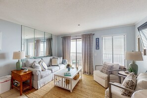 TV, offices - Direct Ocean View Condo with balcony, pools, tennis, pickleball (Hilton Head)
