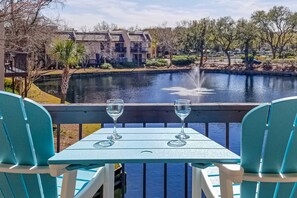 Property grounds - 2nd floor Condo, pool, hot tub, pickleball, tennis & close to beach (Hilton Head)