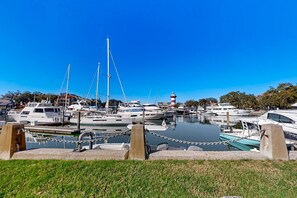 Marina - Enchanting condo just steps to golf & Harbour Town Marina (Hilton Head)