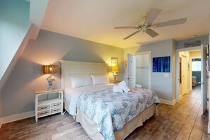Iron/ironing board, WiFi, bed sheets - Coastal condo- close to Coligny Plaza, Beach with shared pool (Hilton Head)