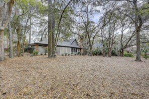 Exterior - Breezy resort home located in Sea Pines Resort near marina & restaurants (Hilton Head)