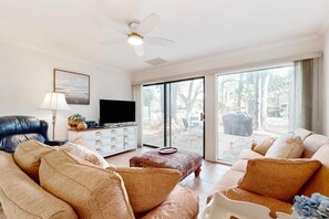 TV, stereo - Pool-view condo near beach with non-heated pool, golf, tennis, grill (Hilton Head)
