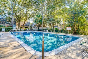 Pool - Snowbird-friendly golf getaway near the beach with pool, private deck, & W/D (Hilton Head)