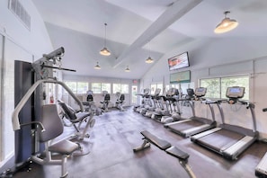 Fitness facility - Quiet Getaway with Pools, Hot tub, Tennis Courts, and Ocean Views (Hilton Head)