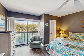 Iron/ironing board, WiFi, bed sheets - Lagoon waterfront villa with pools, hot tub, & gym - walk to beach (Hilton Head)